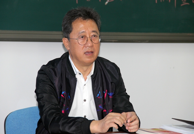 郭玉铸书记为建筑工程日本五级片全体教师宣讲