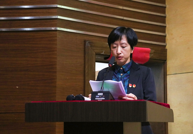 团委书记赵姝婕宣读表彰决定